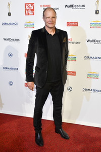 Goldene Bild der Frau 2021 in Hamburg