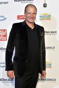 Goldene Bild der Frau 2021 in Hamburg