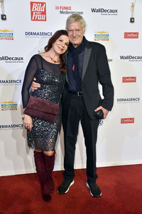 Goldene Bild der Frau 2021 in Hamburg