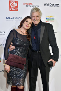 Goldene Bild der Frau 2021 in Hamburg