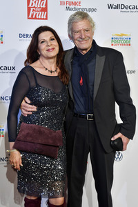 Goldene Bild der Frau 2021 in Hamburg