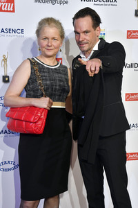 Goldene Bild der Frau 2021 in Hamburg