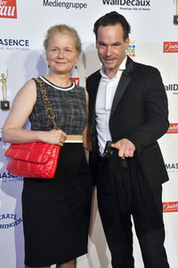 Goldene Bild der Frau 2021 in Hamburg