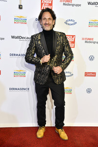 Goldene Bild der Frau 2021 in Hamburg