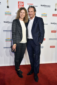 Goldene Bild der Frau 2021 in Hamburg