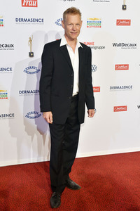 Goldene Bild der Frau 2021 in Hamburg