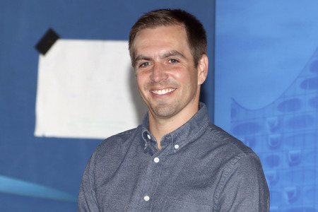 Philipp Lahm und Celia Sasic besuchen Eliteschule des Fußballs in Hamburg