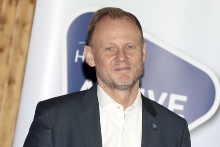 Philipp Lahm und Celia Sasic besuchen Eliteschule des Fußballs in Hamburg