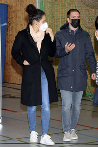 Philipp Lahm und Celia Sasic besuchen Eliteschule des Fußballs in Hamburg