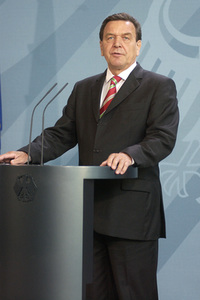 Pressestatement von Gerhard Schröder in Berlin