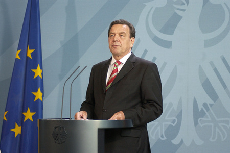 Pressestatement von Gerhard Schröder in Berlin