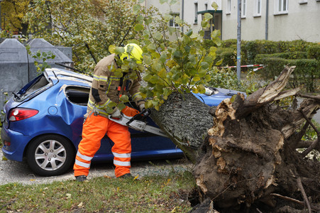 Sturmschäden durch Sturmtief Ignatz in Berlin