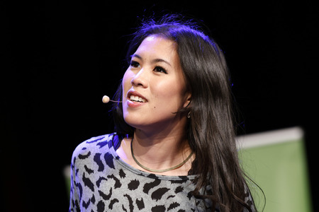 Mai Thi Nguyen-Kim und Louis Klamroth auf der lit.Cologne Sonderedition in Köln
