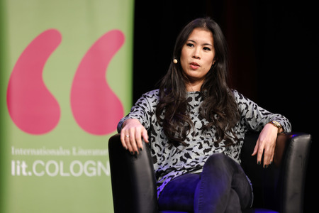Mai Thi Nguyen-Kim und Louis Klamroth auf der lit.Cologne Sonderedition in Köln