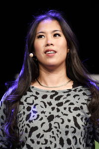Mai Thi Nguyen-Kim und Louis Klamroth auf der lit.Cologne Sonderedition in Köln