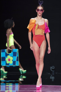 Agatha Ruiz de la Prada Fashion Show auf der Gran Canaria Swim Week in Maspalomas