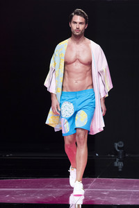 Agatha Ruiz de la Prada Fashion Show auf der Gran Canaria Swim Week in Maspalomas