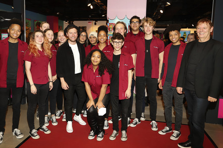 Eröffnung Friends Cup Charity Shop in Hamburg