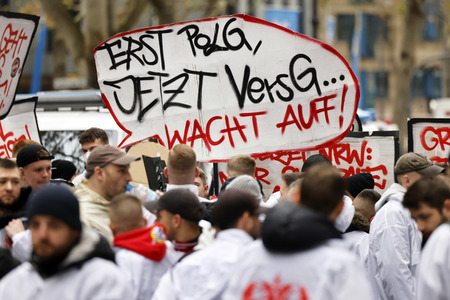 Demo gegen das NRW-Versammlungsgesetz in Köln
