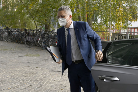 Pressekonferenz zu Auffrischimpfungen gegen Corona in Berlin