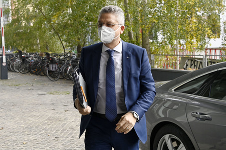 Pressekonferenz zu Auffrischimpfungen gegen Corona in Berlin