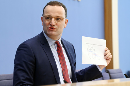 Pressekonferenz zu Auffrischimpfungen gegen Corona in Berlin