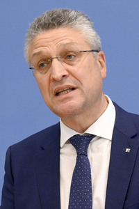 Pressekonferenz zu Auffrischimpfungen gegen Corona in Berlin