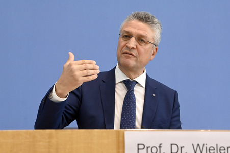 Pressekonferenz zu Auffrischimpfungen gegen Corona in Berlin