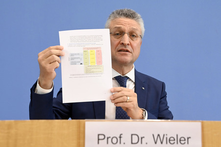 Pressekonferenz zu Auffrischimpfungen gegen Corona in Berlin