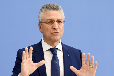 Pressekonferenz zu Auffrischimpfungen gegen Corona in Berlin