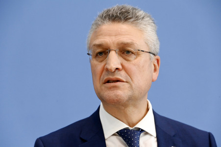Pressekonferenz zu Auffrischimpfungen gegen Corona in Berlin