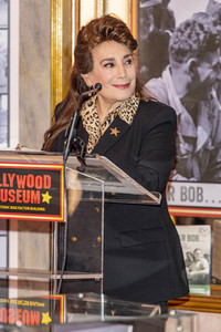 Signierstunde 'Dear Bob: Bob Hope's Wartime Correspondence with the G.I.s of World War II' in Los Angeles
