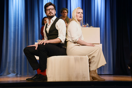 Theateraufführung 'Kasimir und Kaukasus' in München