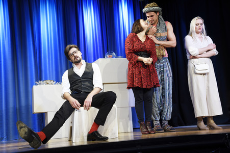 Theateraufführung 'Kasimir und Kaukasus' in München