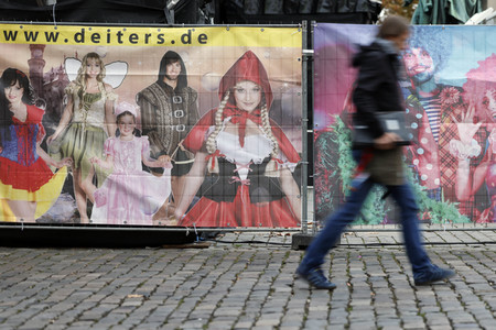 Symbolfoto Karneval mit 2G