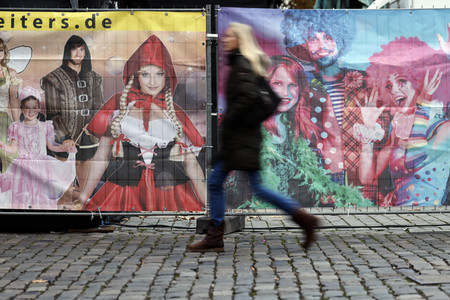 Symbolfoto Karneval mit 2G