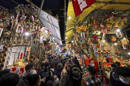 Tori-no-ichi Fest in Tokio