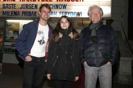 Filmpremiere 'Eine Handvoll Wasser' in Berlin