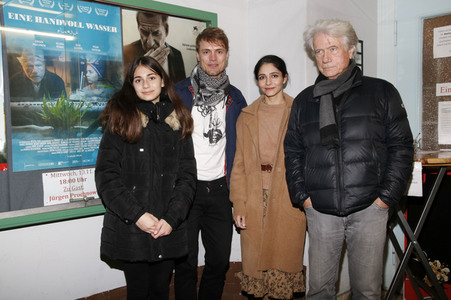 Filmpremiere 'Eine Handvoll Wasser' in Berlin