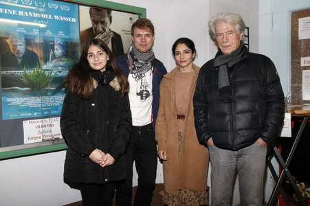 Filmpremiere 'Eine Handvoll Wasser' in Berlin