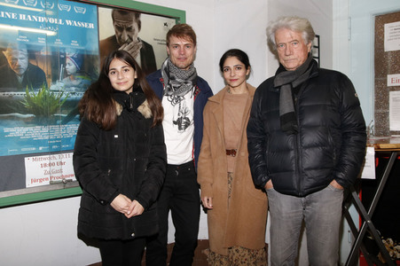 Filmpremiere 'Eine Handvoll Wasser' in Berlin