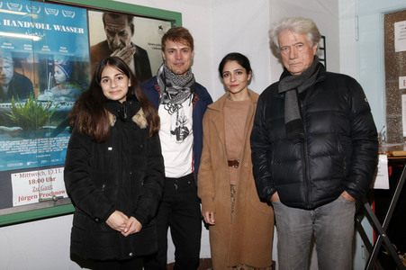 Filmpremiere 'Eine Handvoll Wasser' in Berlin