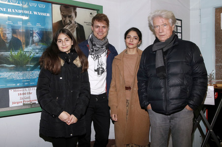 Filmpremiere 'Eine Handvoll Wasser' in Berlin