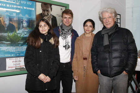 Filmpremiere 'Eine Handvoll Wasser' in Berlin