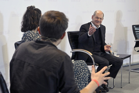 Treffen von Olaf Scholz mit Klimaaktivisten in Berlin