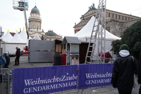 Aufbau der Weihnachtsmärkte in Berlin