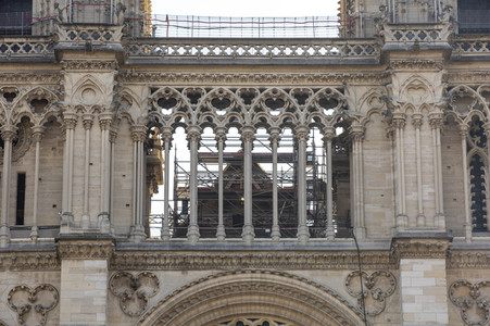 Wiederaufbau der Kathedrale Notre-Dame de Paris