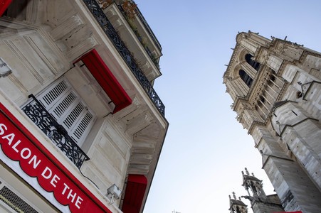 Wiederaufbau der Kathedrale Notre-Dame de Paris