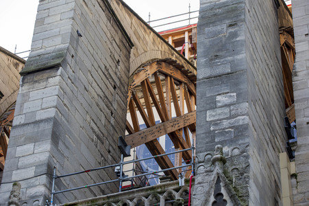 Wiederaufbau der Kathedrale Notre-Dame de Paris