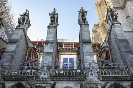 Wiederaufbau der Kathedrale Notre-Dame de Paris